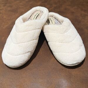 Dearfoams Cream Indoor/Outdoor Memory Foam Clog Slippers